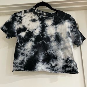 Girls T&B tie dye crop tee shirt.